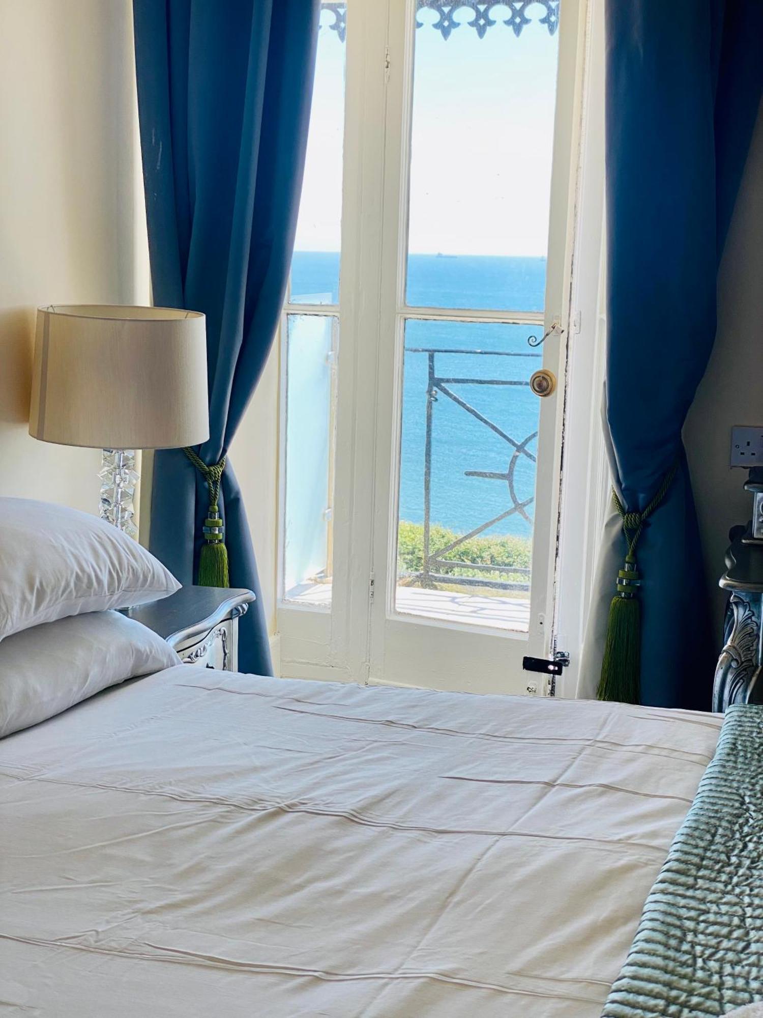 Mentone Hotel