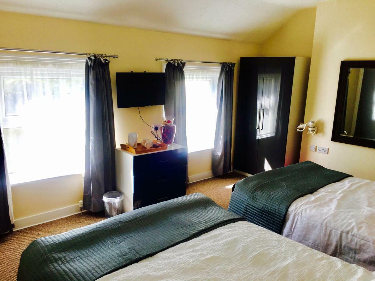 Mentone Hotel